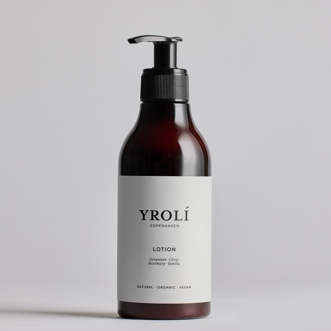 Yrolí Copenhagen Lotion 300 ml i pumpeflaske. Økologisk hudpleje med geranium, citrus, rosmarin og vanilje