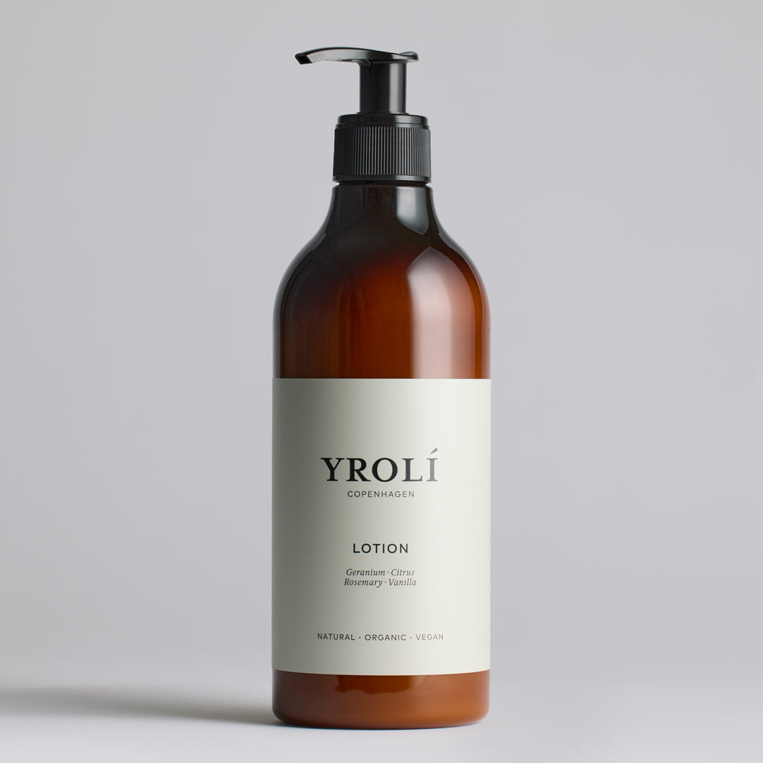 Yrolí Copenhagen Lotion 500 ml i pumpeflaske. Økologisk hudpleje med geranium, citrus, rosmarin og vanilje